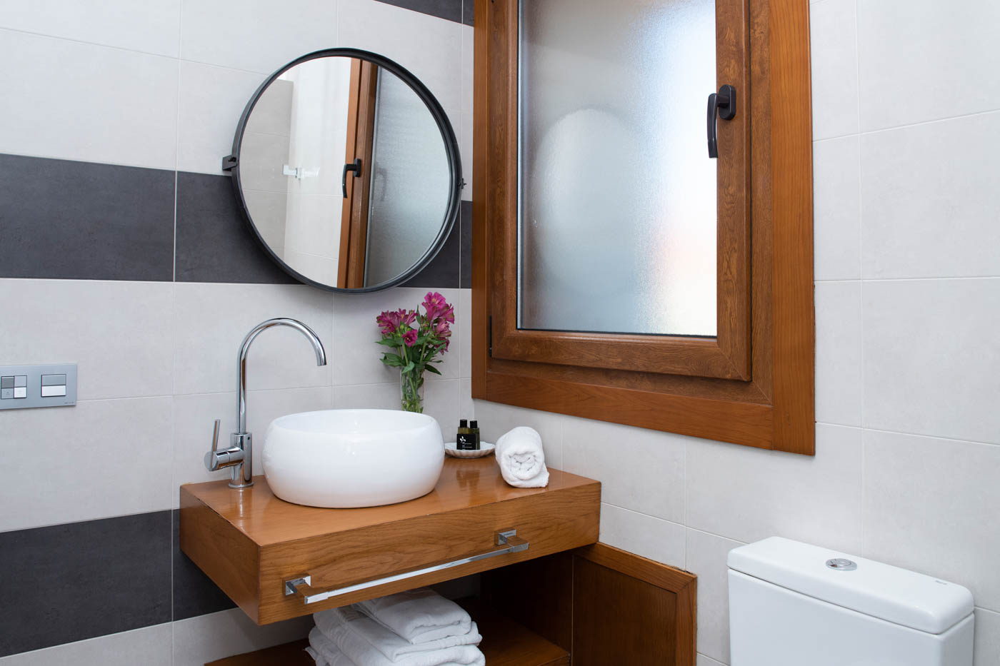 Bedroom with en suite facilities